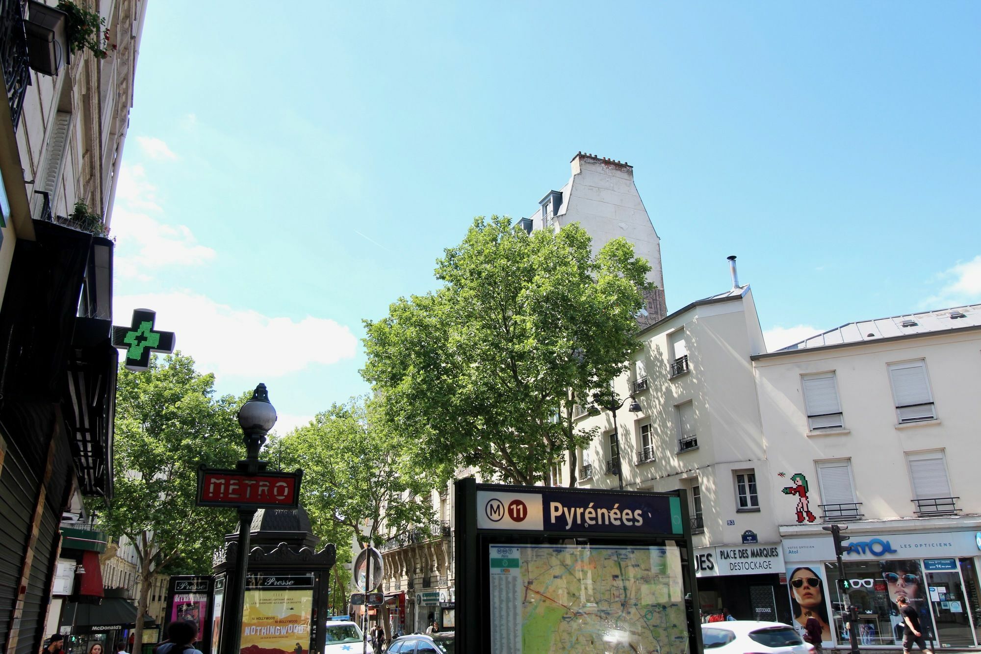 Hotel Des Pyrenees Paris Bagian luar foto