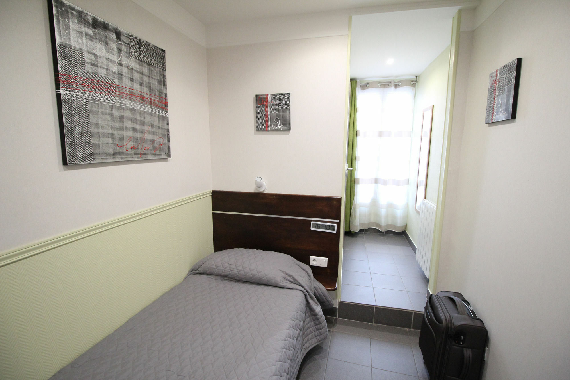 Hotel Des Pyrenees Paris Bagian luar foto
