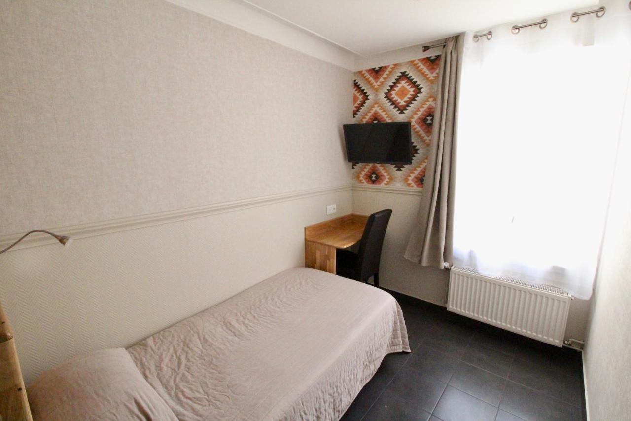 Hotel Des Pyrenees Paris Bagian luar foto