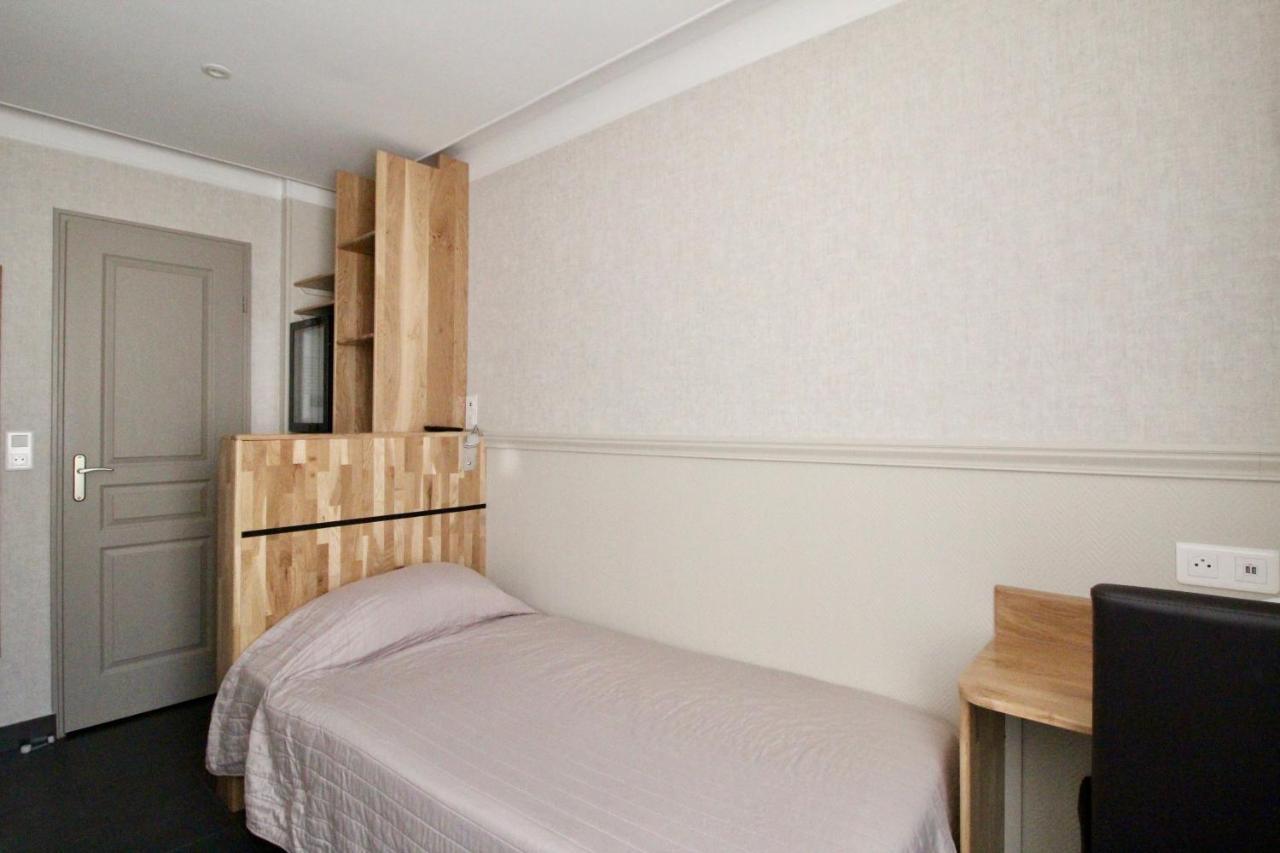 Hotel Des Pyrenees Paris Bagian luar foto